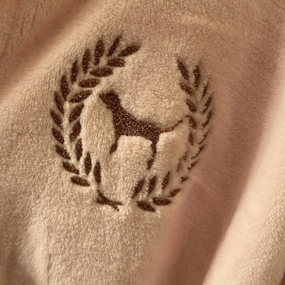 PINK VICTORIA SECRET BATH ROBE - Picture 7 of 12